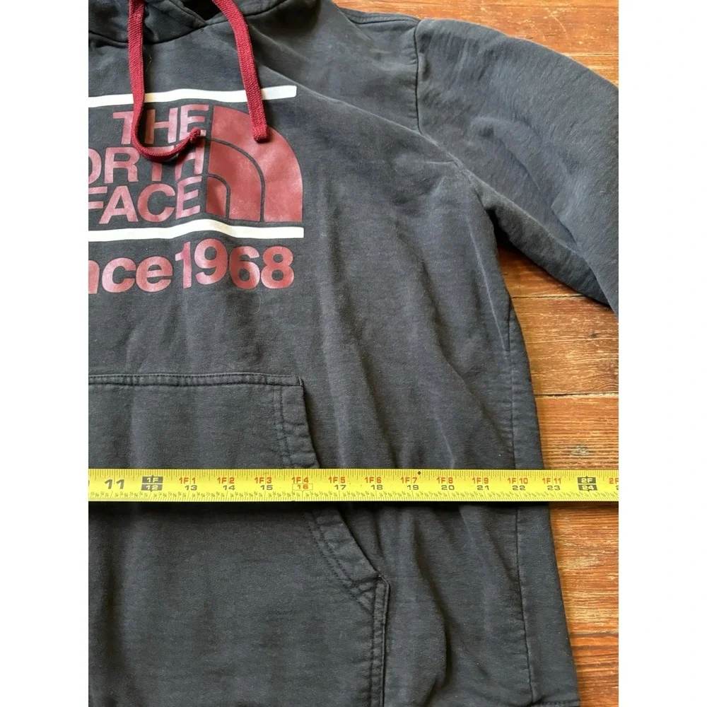 The North Face Hoodie Mens XLarge Black Red Box Pullover Never Stop Exploring